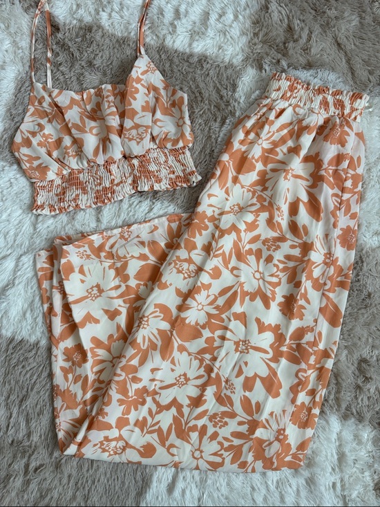 Pink Lily Pants - Pink Lily Floral Wide Leg Pants & Crop Tank Set in Peach and Cream